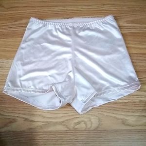 NWT BOUTIQUE VANITY FAIR